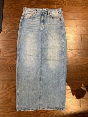 Aritizia Denim Forum 90s Maxi Denim Skirt